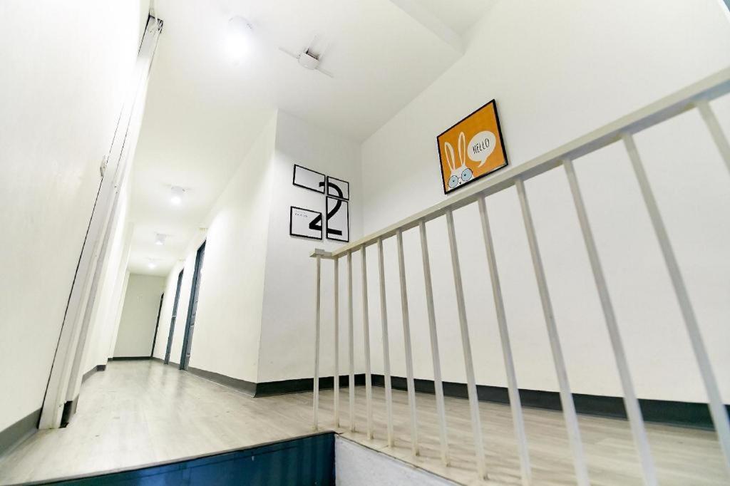 The Rabbit'S Hole Hostel Bangkok Exterior photo